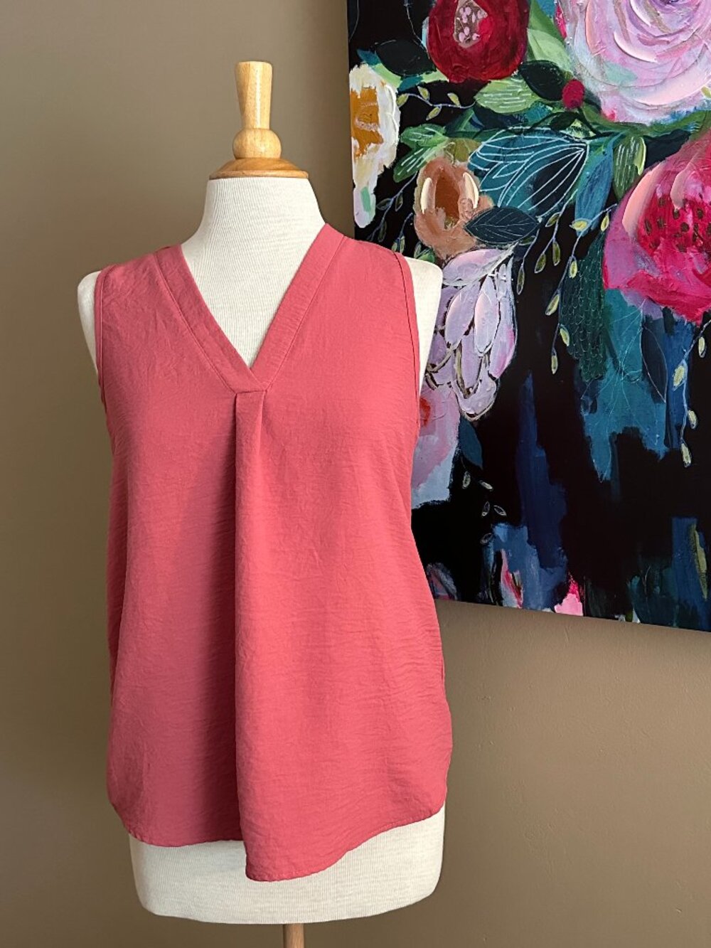 Entro Coral Sleeveless V-Neck Blouse Flowy Boutique Tank Top Small